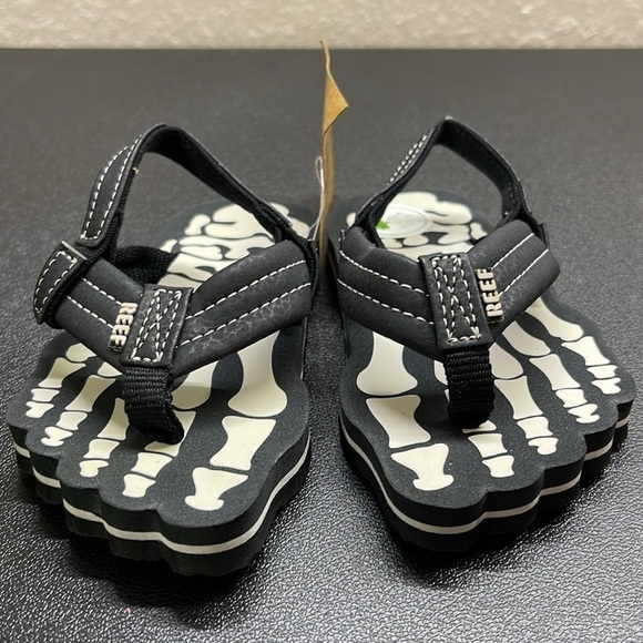 NWT Reef Toddler “Glow in the dark” Skeleton Sandals size 3/4 - Picture 5 of 8
